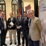 El consejero de Fomento e Infraestructuras, José Ramón Díez de Revenga, y el rector de la Universidad de Murcia, José Luján, durante la presentación del 'Estudio sobre la demanda de vivienda en la Región de Murcia'