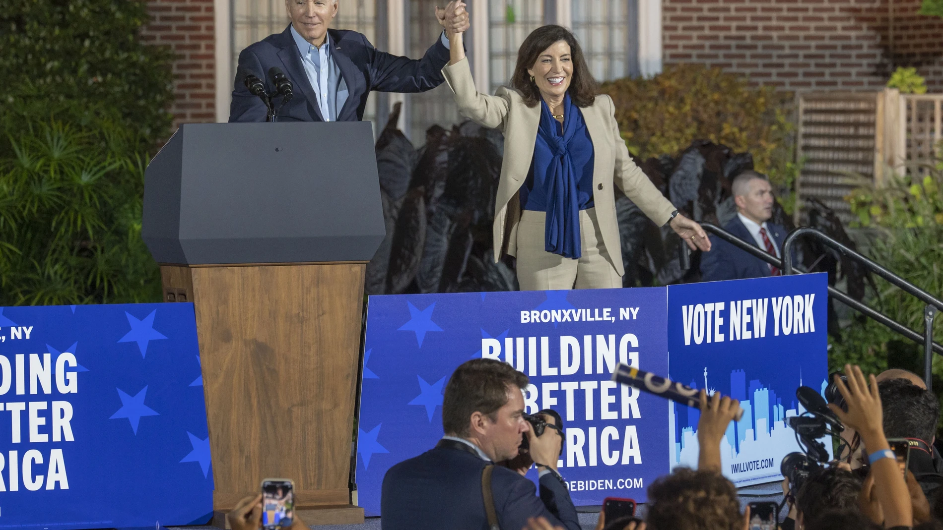 El presidente de Estados Unidos, Joe Biden, y la gobernadora de Nueva York, Kathy Hochul