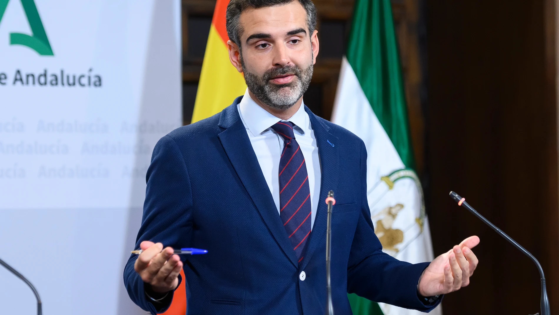 El portavoz del Gobierno andaluz, Ramón Fernández-Pacheco, en la rueda de prensa tras la reunión del Consejo de Gobierno