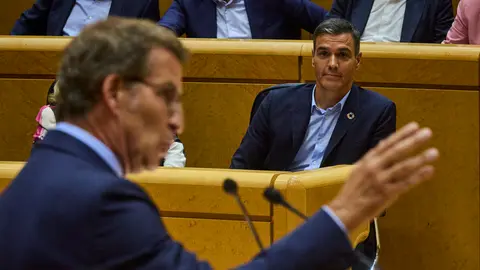 Feijóo y Sánchez, durante un cara a cara en el Senado
