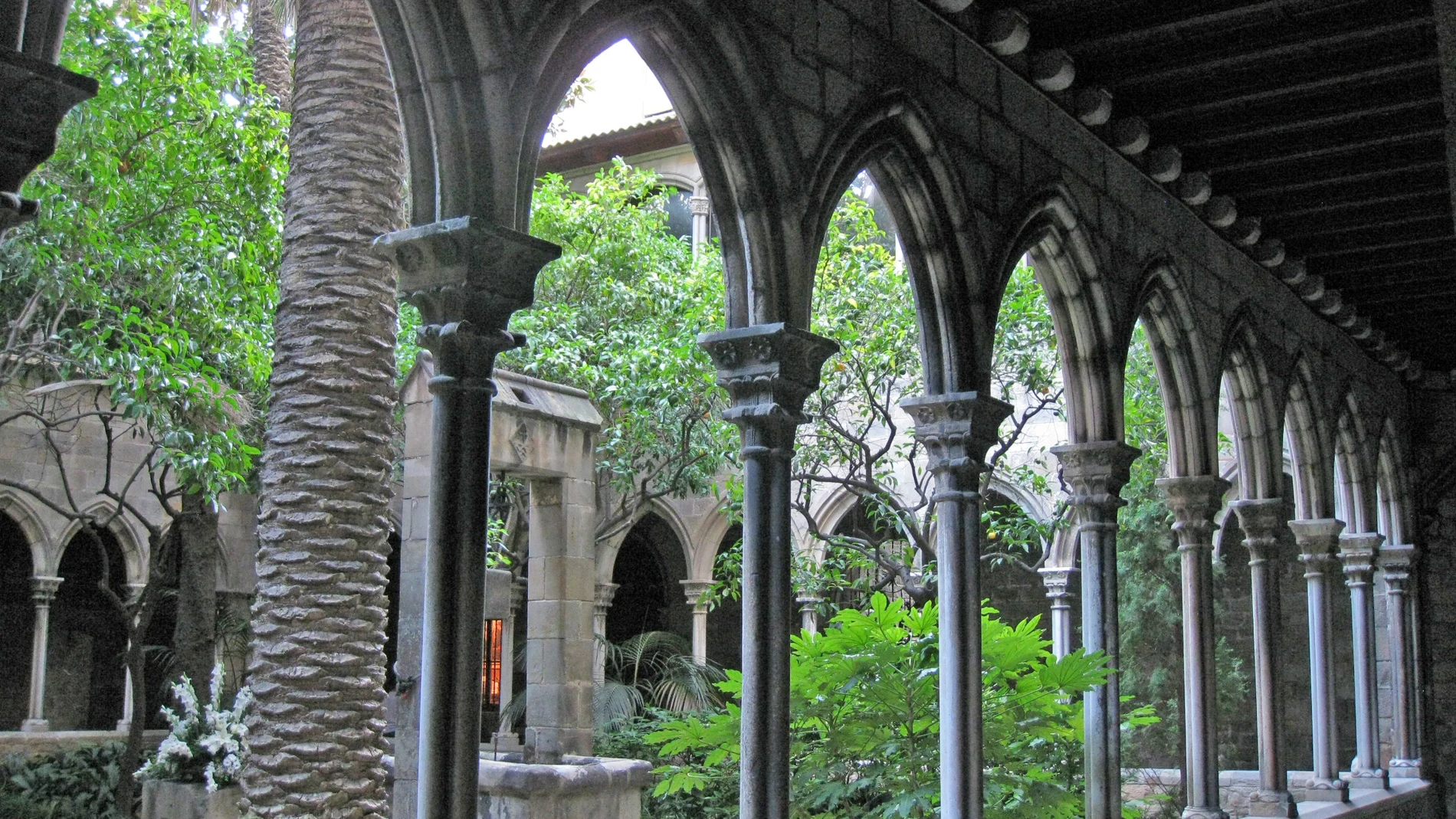 Claustro de la capilla de Santa Anna en Barcelona