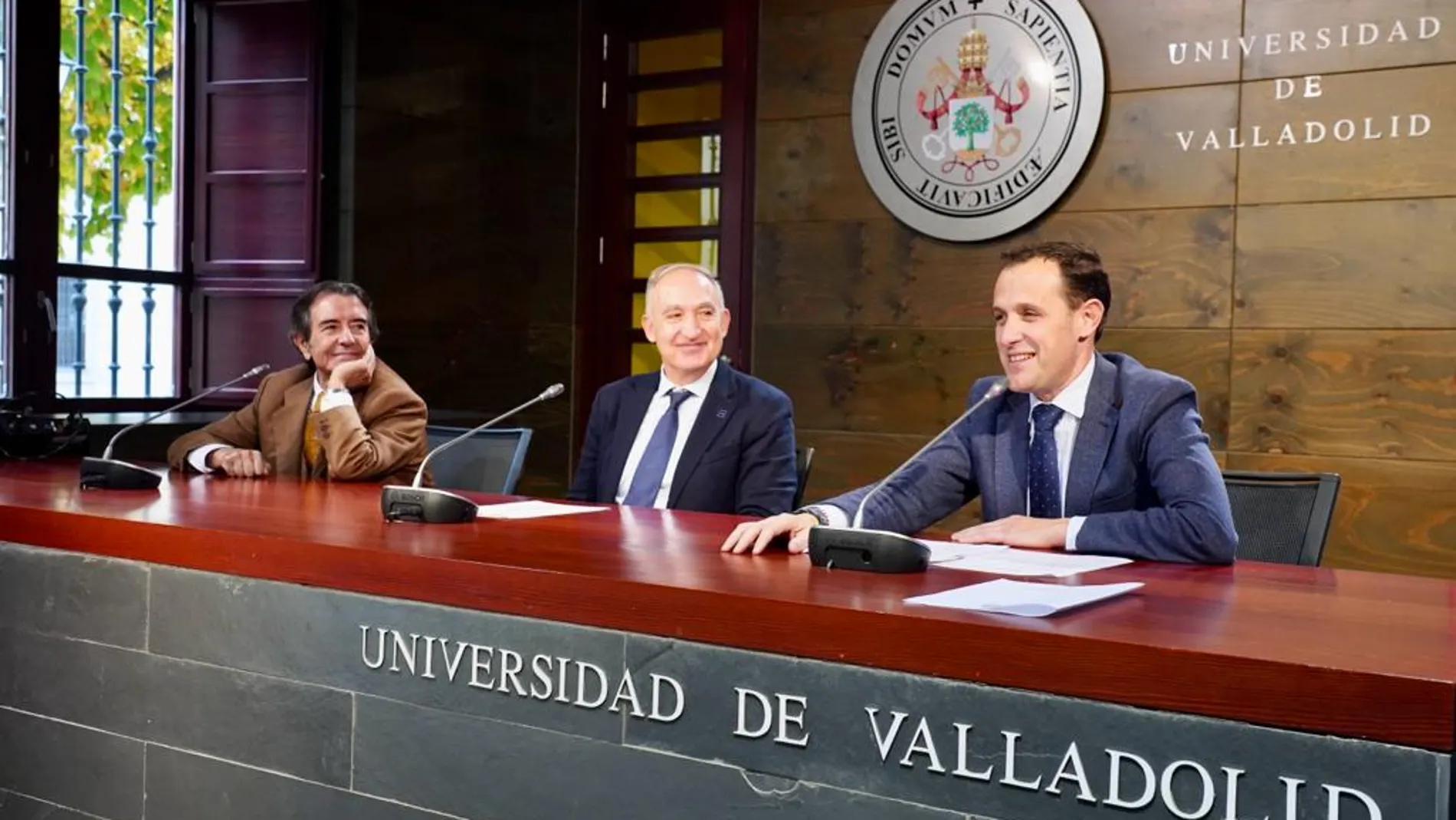 Conrado Íscar, Antonio Largo y Enrique Cornejo presentan "Naukas Valladolid"