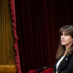 La ex presidenta del Parlament y presidenta de Junts, Laura Borràs, en la tribuna de invitados del Parlament 