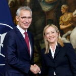 La primera ministra italiania Giorgia Meloni junto con el secretario general de la OTAN Jens Stoltenberg este jueves en Roma