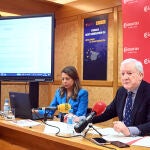 El presidente del Consejo de Cámaras de Comercio, Industria y Servicios de Castilla y León, Antonio Méndez Pozo, presenta el estudio Clima empresarial