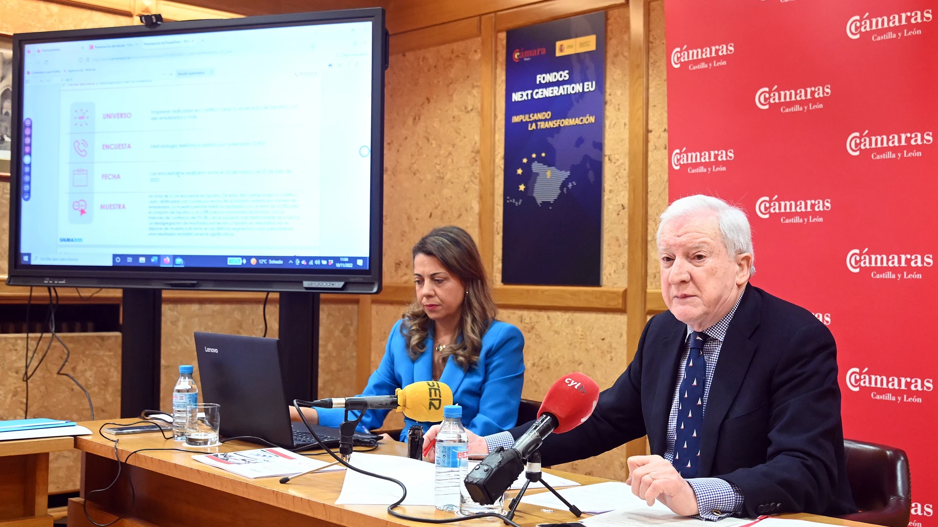El presidente del Consejo de Cámaras de Comercio, Industria y Servicios de Castilla y León, Antonio Méndez Pozo, presenta el estudio Clima empresarial