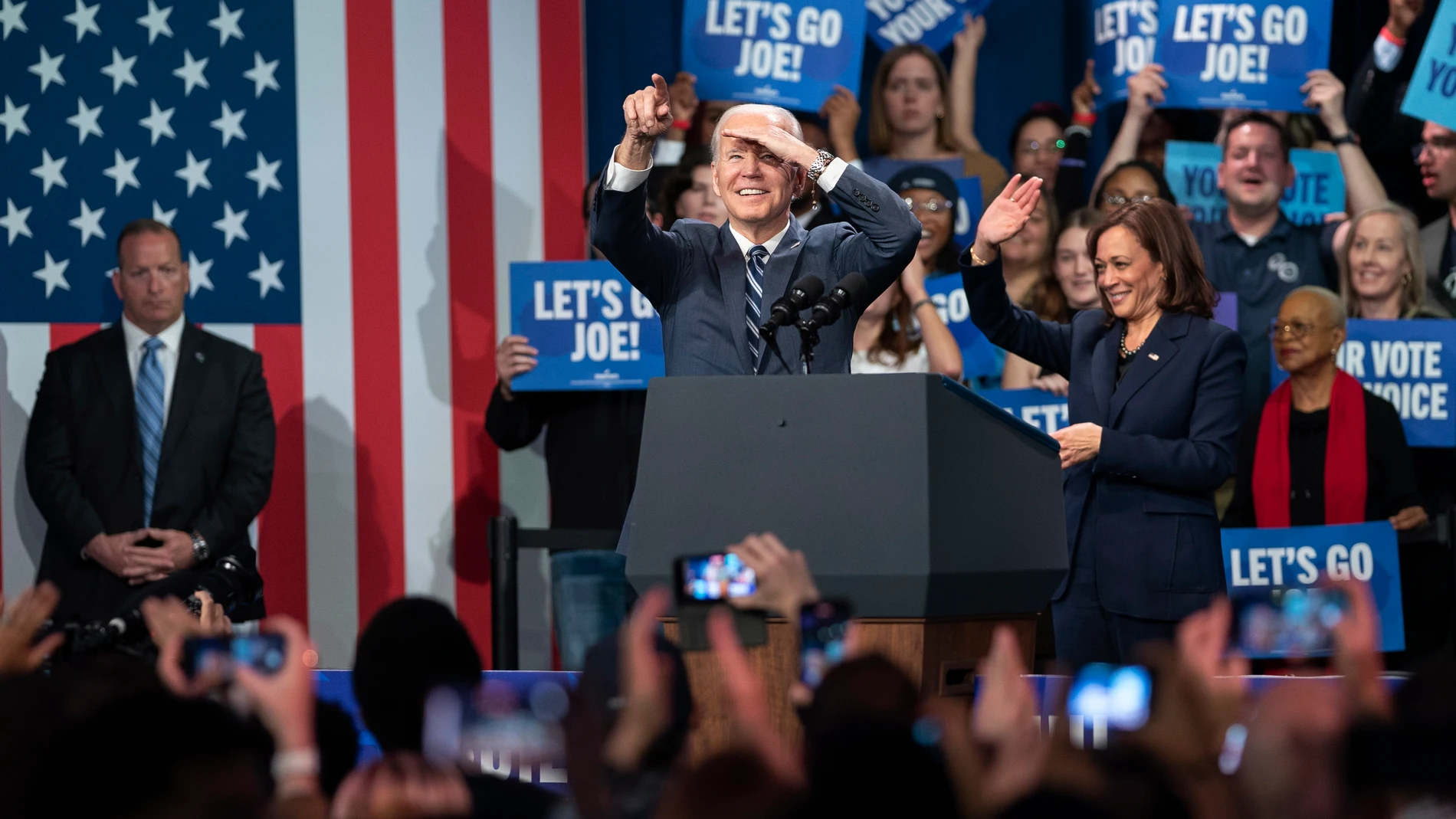 El presidente Joe Biden junto a la vicepresidenta Kamala Harris en un acto tras las elecciones de mitad de mandato en Washington