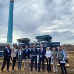 El consejero de Política Industrial, Jorge Paradela, este sábado en la visita a los trabajos de desmantelamiento de la Central Térmica de Almería