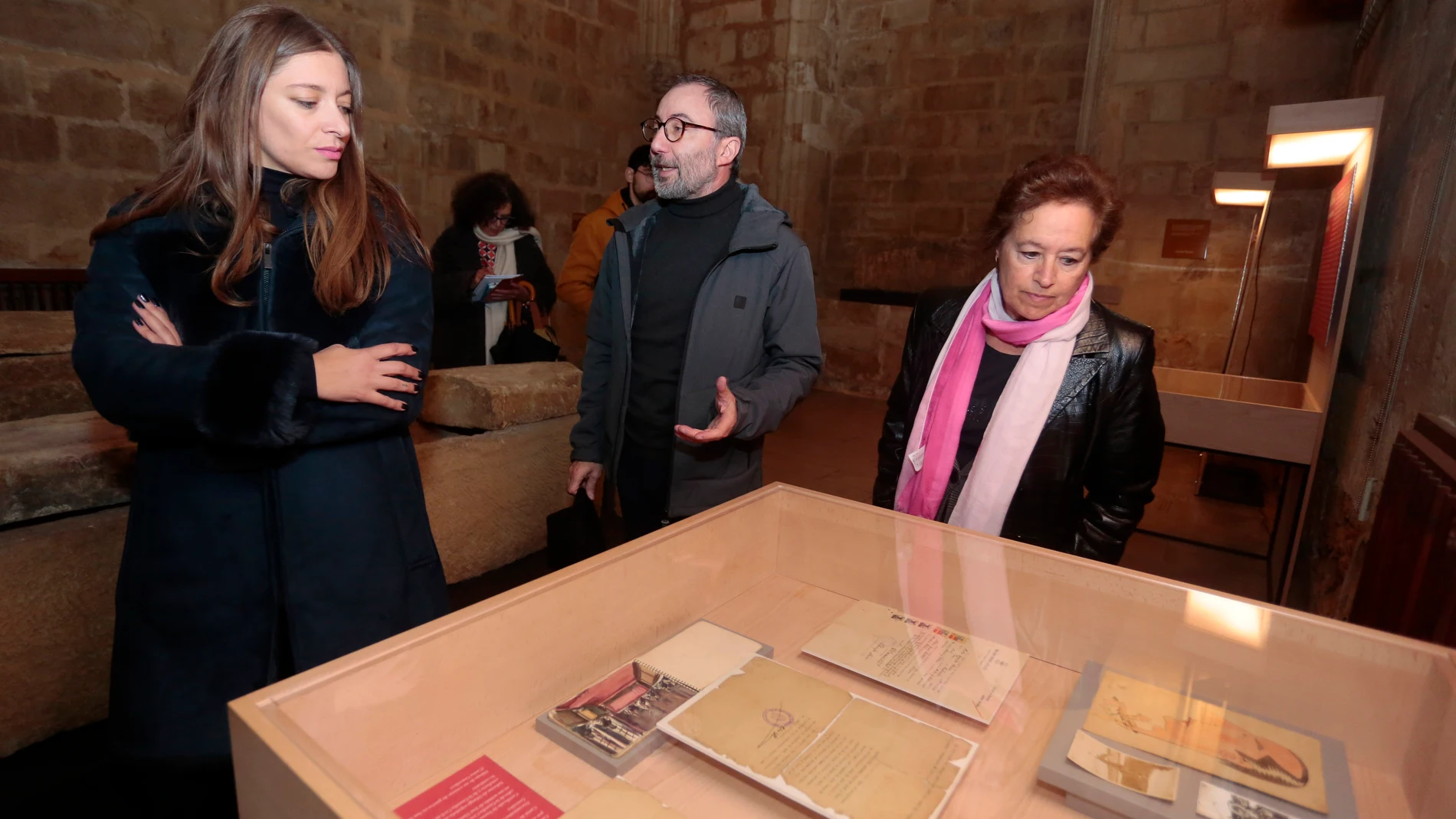 La delegada territorial de la Junta, Ester Muñoz, inaugura la exposición temporal ‘Cástor González y el campo de concentración de San Marcos de León
