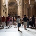 Turistas en el interior de la Mezquita-Catedral de Córdoba