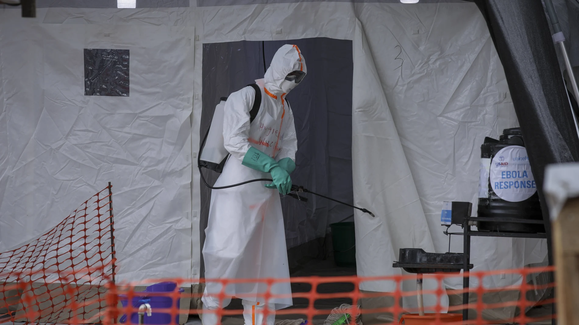 Reino Unido investiga un caso de la peligrosa cepa de Sudán del virus del Ébola