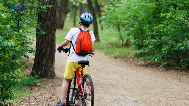 El 75% de los niños no está ni una hora al día al aire libre