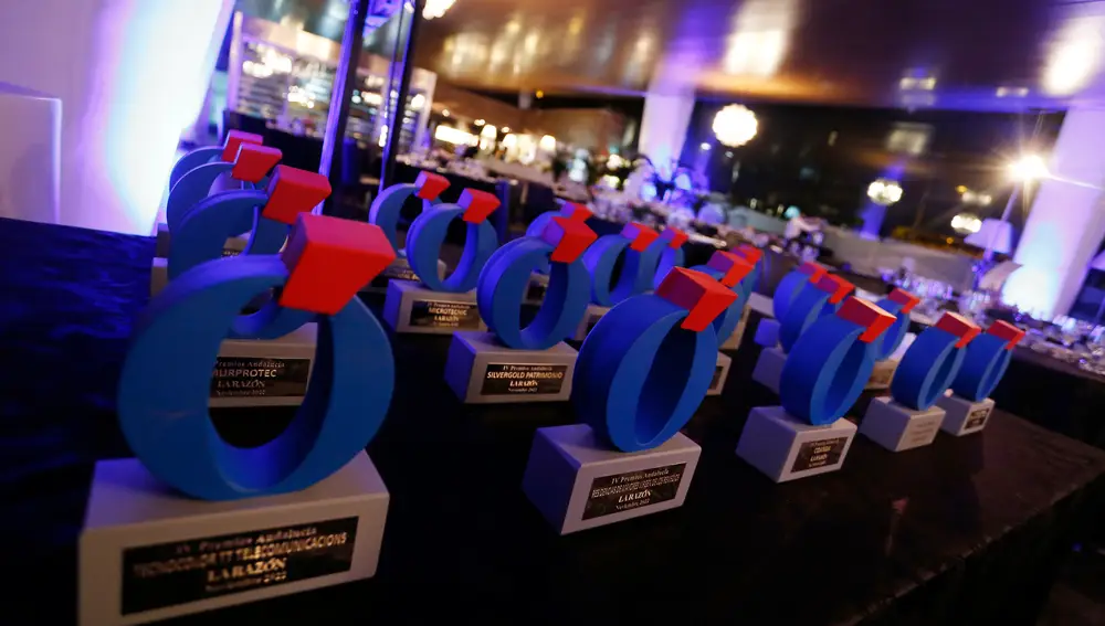 LA RAZÓN repartió un total de 20 premios como reconocimiento al esfuerzo y excelencia de empresas y personalidades andaluzas