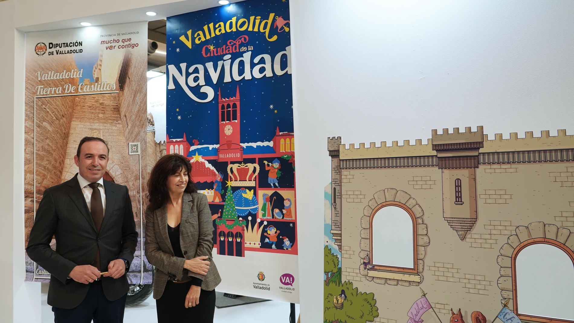 El vicepresidente primero de la Diputación de Valladolid, Víctor Alonso, y la concejal de Cultura y Turismo del Ayuntamiento, Ana Redondo, presentan el stand conjunto de Intur