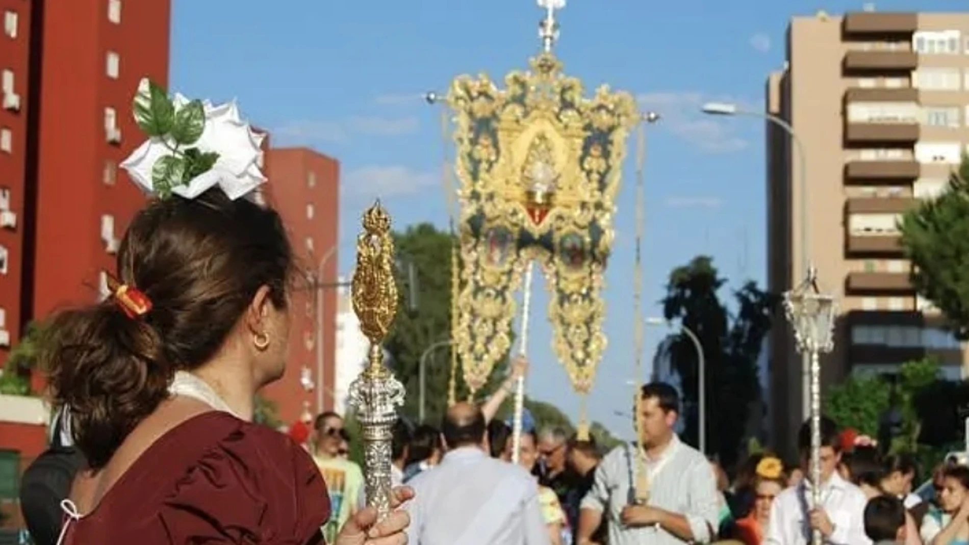 Simpecado de la hermandad del Rocío de Montequinto