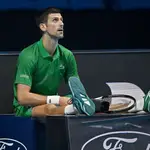 Novak Djokovic en el partido de las ATP Finals contra Daniil Medvedev