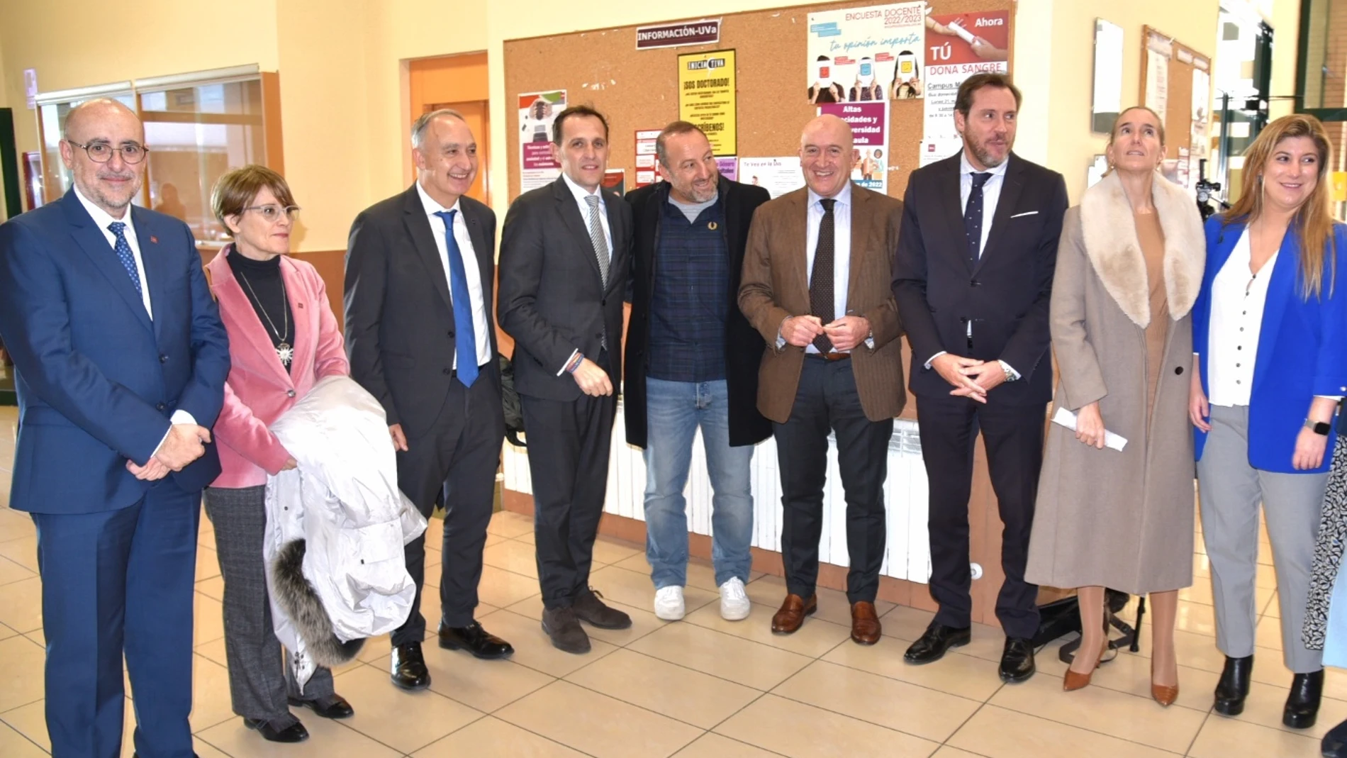 Participantes en el foro vallisoletano con la presencia de Jesús Julio Carnero, Conrado Íscar, Óscar Puente y Antonio Largo