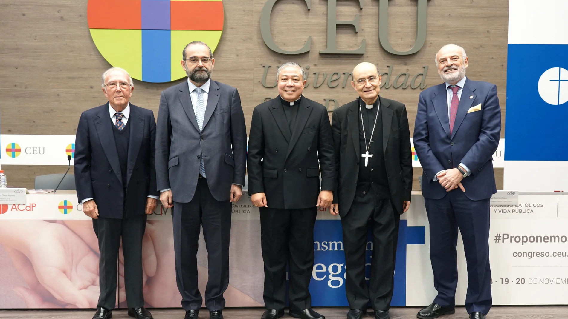 Marcelino Oreja, Alfonso Bullón de Mendoza, Monseñor Bernardito Auza, Fidel Herráez y Rafael Sánchez Saus