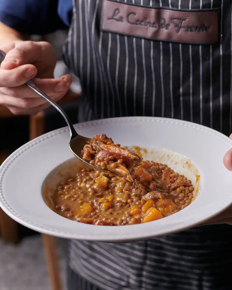 La Cocina de Frente sirve esta semana lentejas con calabaza y níscalos