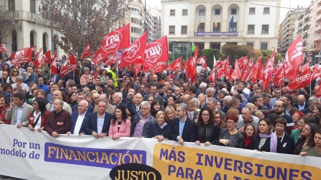 Concentración en Alicante en la que se ha exigido un nuevo modelo de financiación autonómica y más inversiones para la provincia