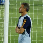 El entrenador de la selección española de fútbol Luis Enrique dirige el entrenamiento de España en Qatar