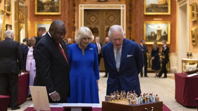 El presidente de Suráfrica, Cyril Ramaphosa, junto a Carlos III y Camilla en el Palacio de Buckingham
