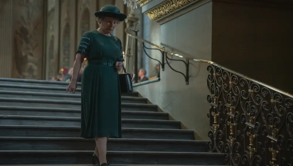 Imelda Staunton interpretando a la Reina Isabel II