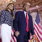 Donald Trump, junto a su esposa Melania, en Mar-a-Lago, el 15 de noviembre