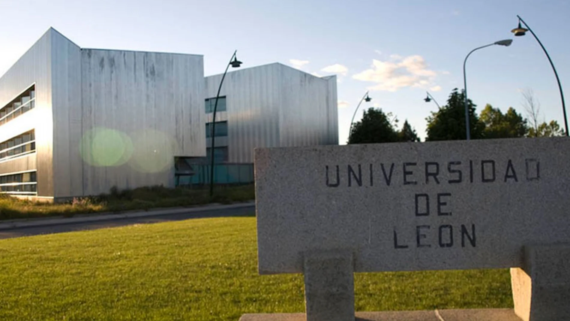 Universidad de León, donde estudiaron los dos nuevos astronautas españoles