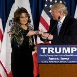 Donald Trump, junto a la ex gobernadora de Alaska Sarah Palin