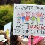 Manifestación contra negacionistas del cambio climático