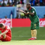 Una acción del partido entre Suiza y Camerún