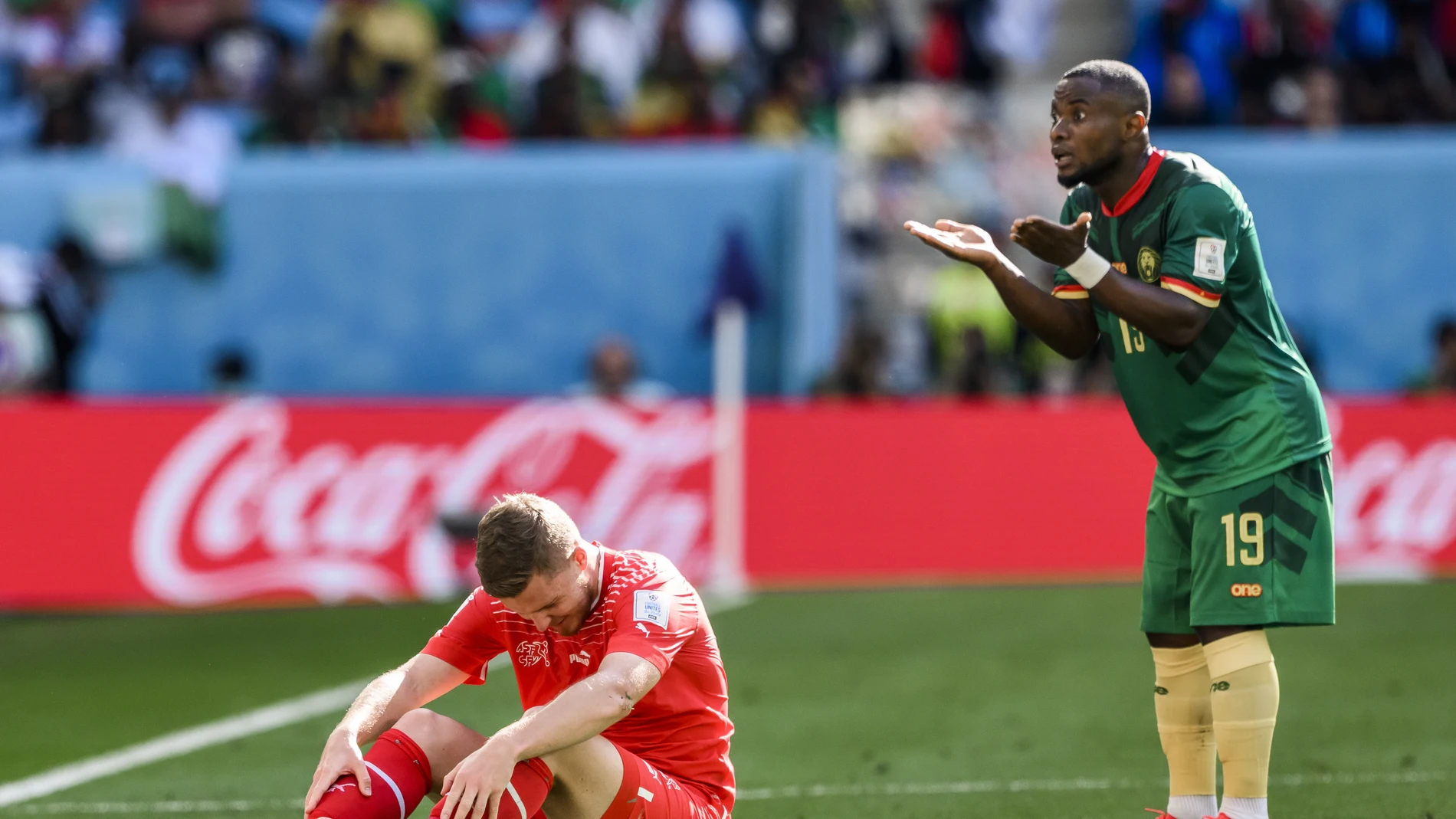 Una acción del partido entre Suiza y Camerún