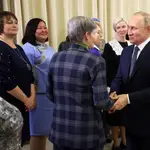 Vladimir Putin recibe a un grupo de madres de reservistas rusos enviados a Ucrania