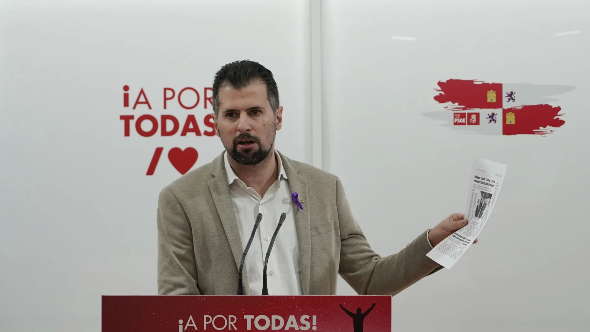 Luis Tudanca comparece ante la prensa