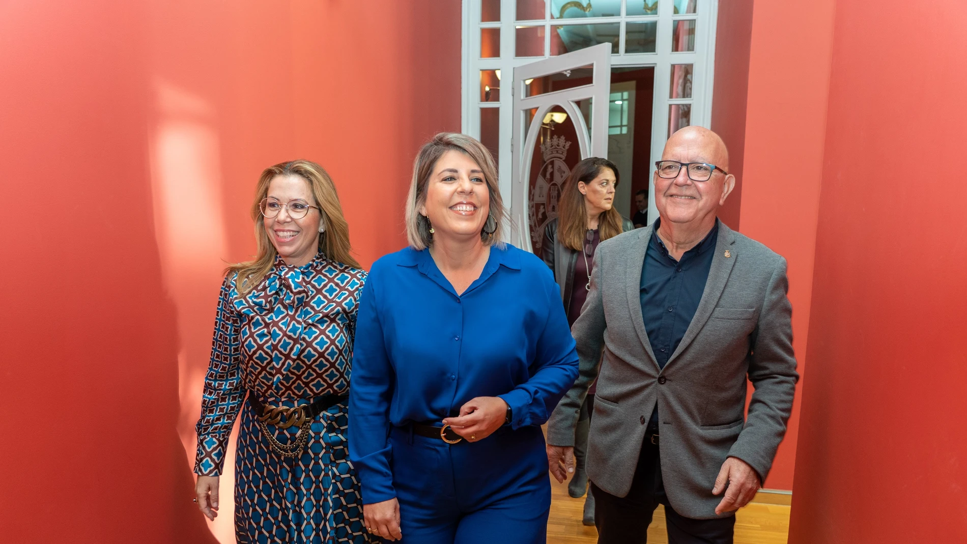 La alcaldesa de Cartagena, Noelia Arroyo, en el centro, junto a la vicealcaldesa, Ana Belén Castejón, el teniente de alcalde, Manuel Padín, y la concejala de Hacienda, Esperanza Nieto