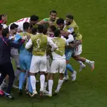 Irán celebrando la victoria de su equipo ante Gales