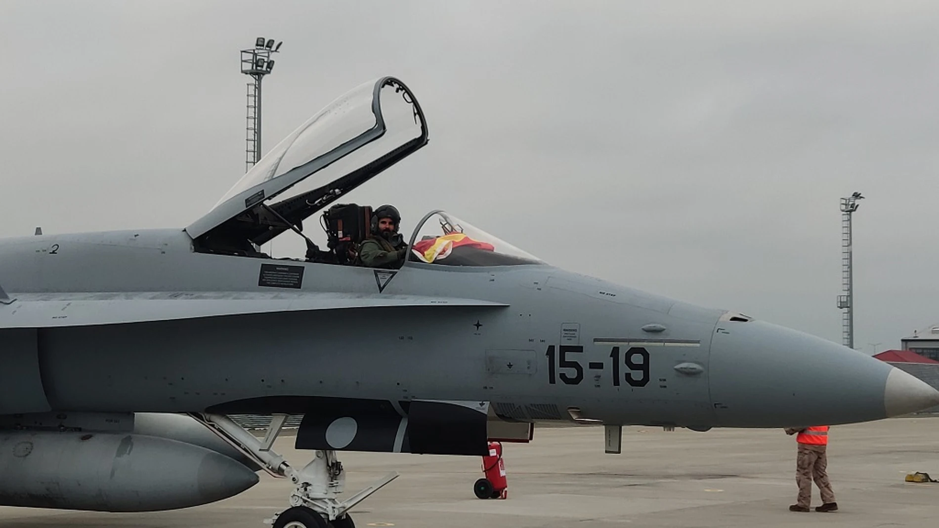 Uno de los F-18 españoles en la base rumana de Fetesti