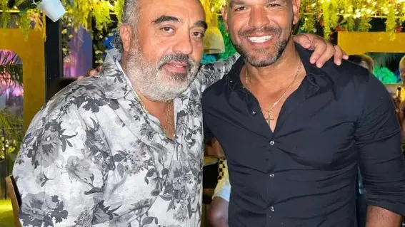 Chico con el actor Amauri Nolasco