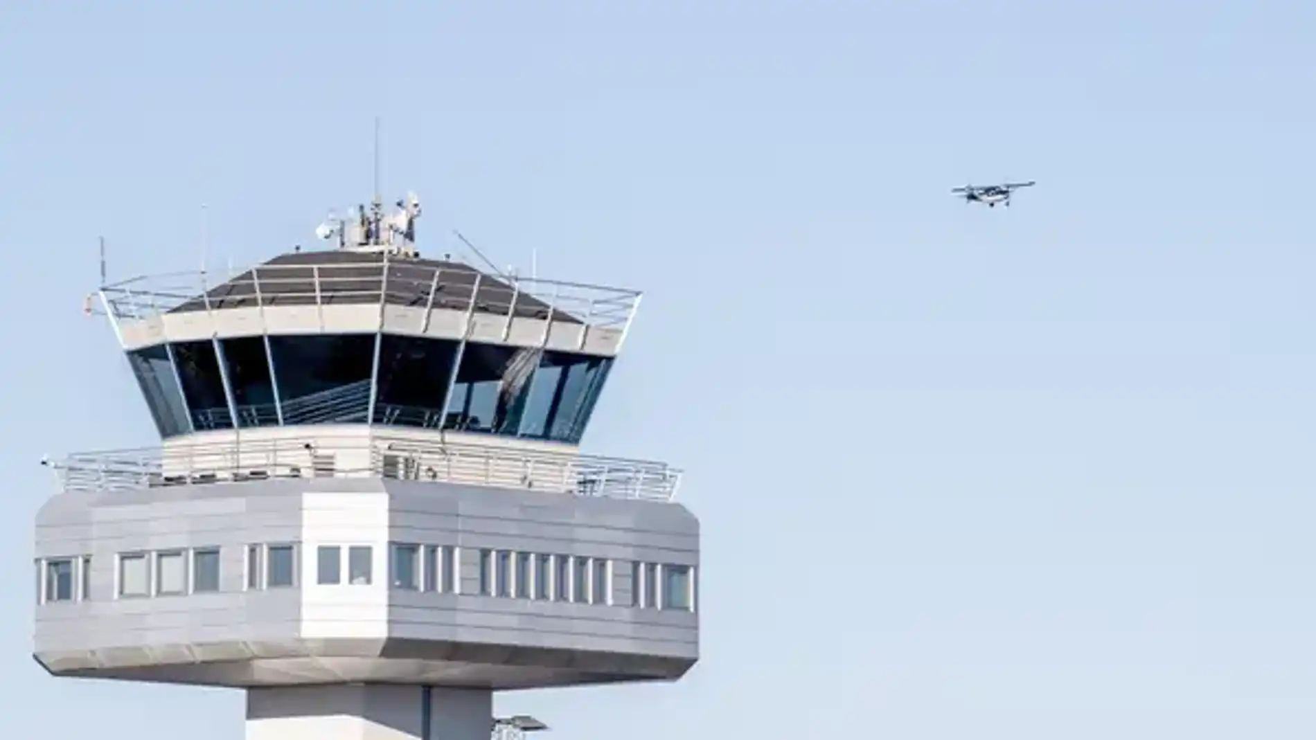El aeropuerto de Flesland, en la ciudad noruega de Bergen, fue cerrado esta mañana tras detectarse un dron
