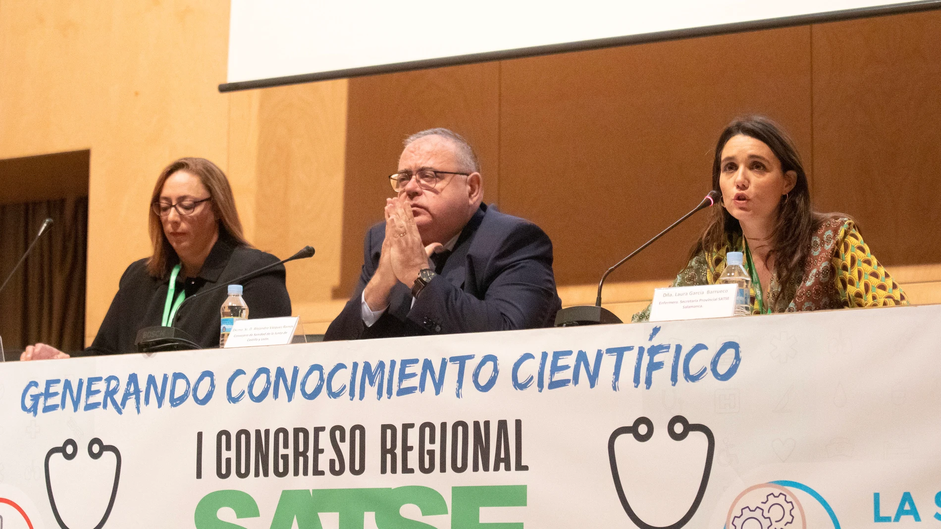 El sindicato de enfermería Satse Castilla y León celebra su I Congreso Regional ‘Generando conocimiento científico’. La inauguración del evento corre a cargo del consejero de Sanidad de la Junta de Castilla y León, Alejandro Vázquez y la secretaria general de Satse Castilla y León, Mercedes Gago López. En la imagen junto a Laura García, secretaria Provincial de Satse