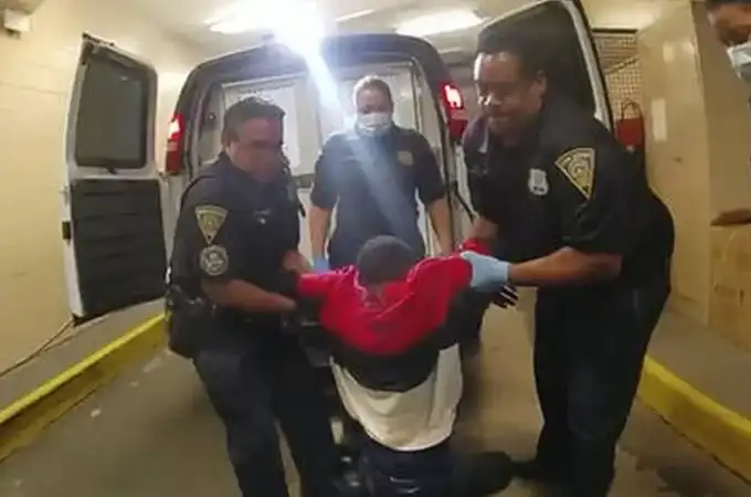 Nuevo caso de brutalidad policial en EE UU: 5 policías acusados de dejar parapléjico a un afroamericano