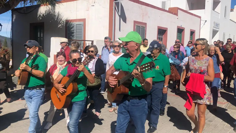 Visita de la Asociación de Andariegos Segovianos a Gran Canaria junto a la parranda La Aulaga