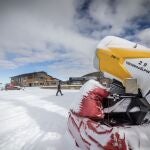 Cañón de nieve en funcionamiento