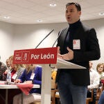 El secretario general del PSOE leonés, Javier Alfonso Cendón, interviene en el Comité Provincial del PSOE