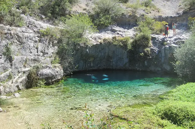 Así es el Pozo Azul, la impresionante cueva subacuática que nadie la logrado explorar hasta el final