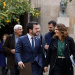El president Pere Aragonès y la consellera de la Presidencia, Laura Vilagrà el martes junto a todo el Ejecutivo
