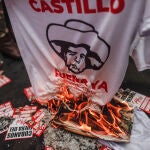 Manifestantes en contra del destituido presidente Pedro Castillo en Lima