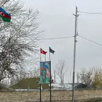 Las banderaas de Azerbaiyán y de Turquía, el otro gran aliado regional de Bakú