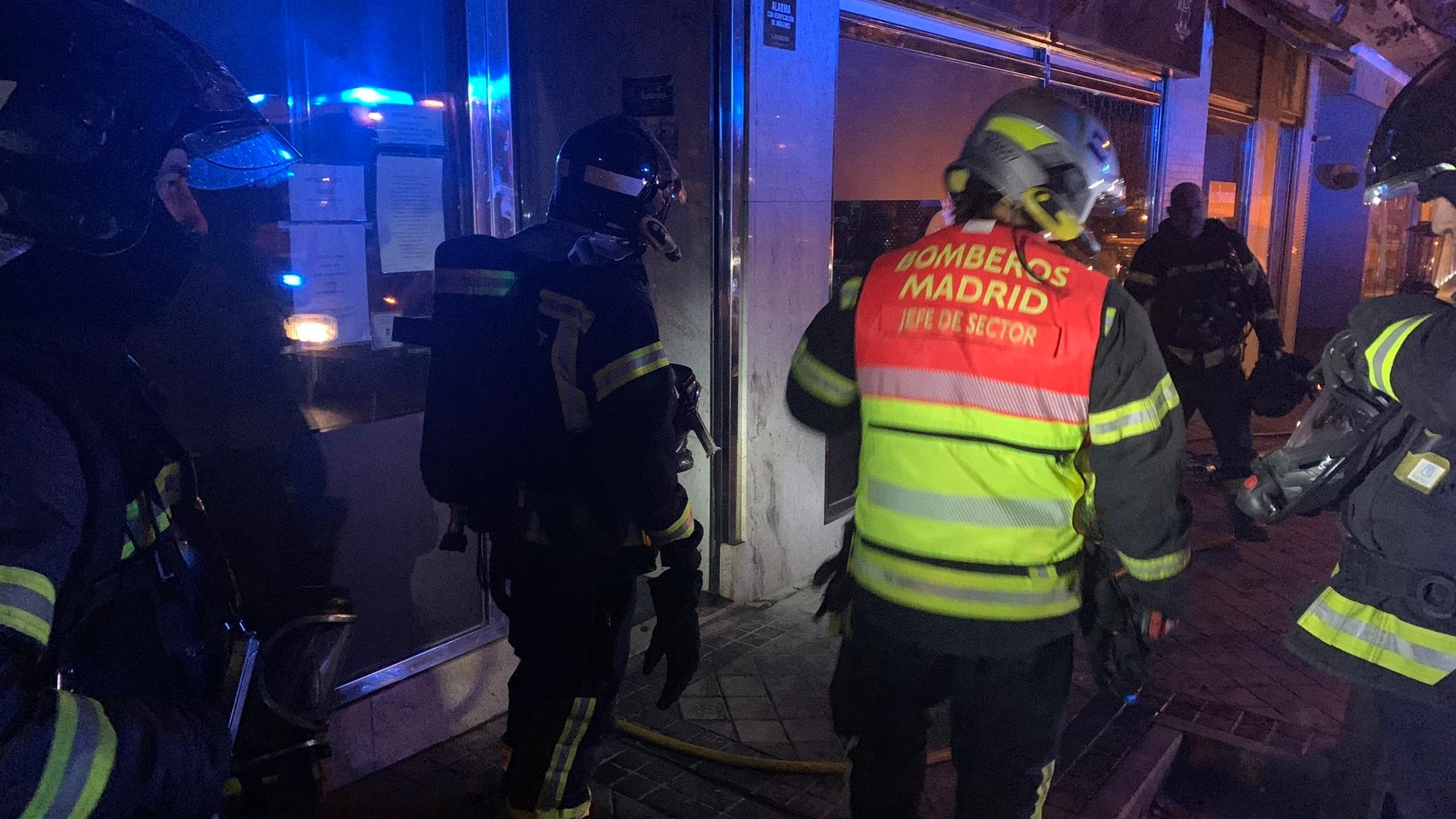 Bomberos Madrid extingue un incendio en Arganzuela